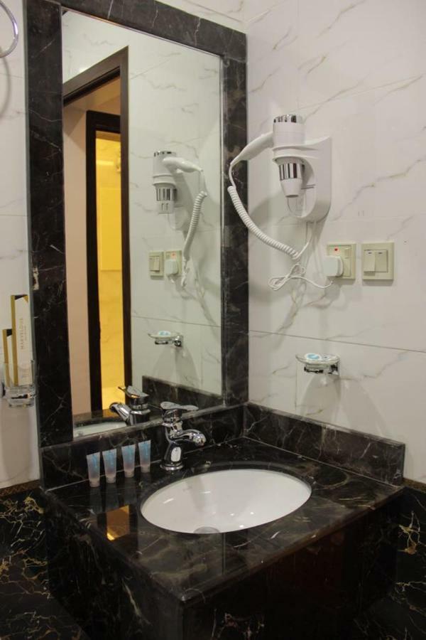 Golden Rest Hotel Эль-Хубар Экстерьер фото